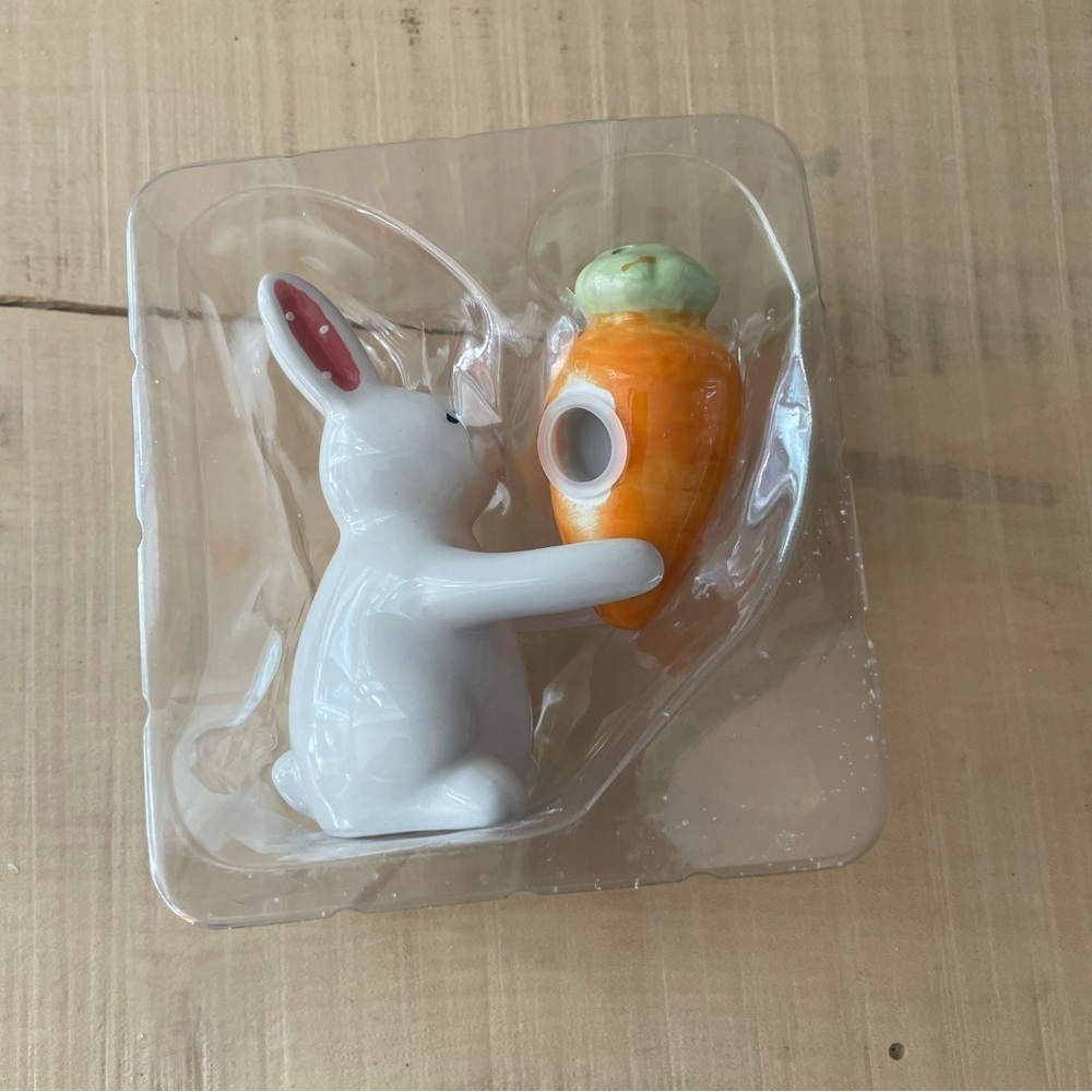 LAST CHANCE Cute Bunny Carrot Salt Pepper Shakers Stacking Kitchen Dining Decor - Picture 5 of 10